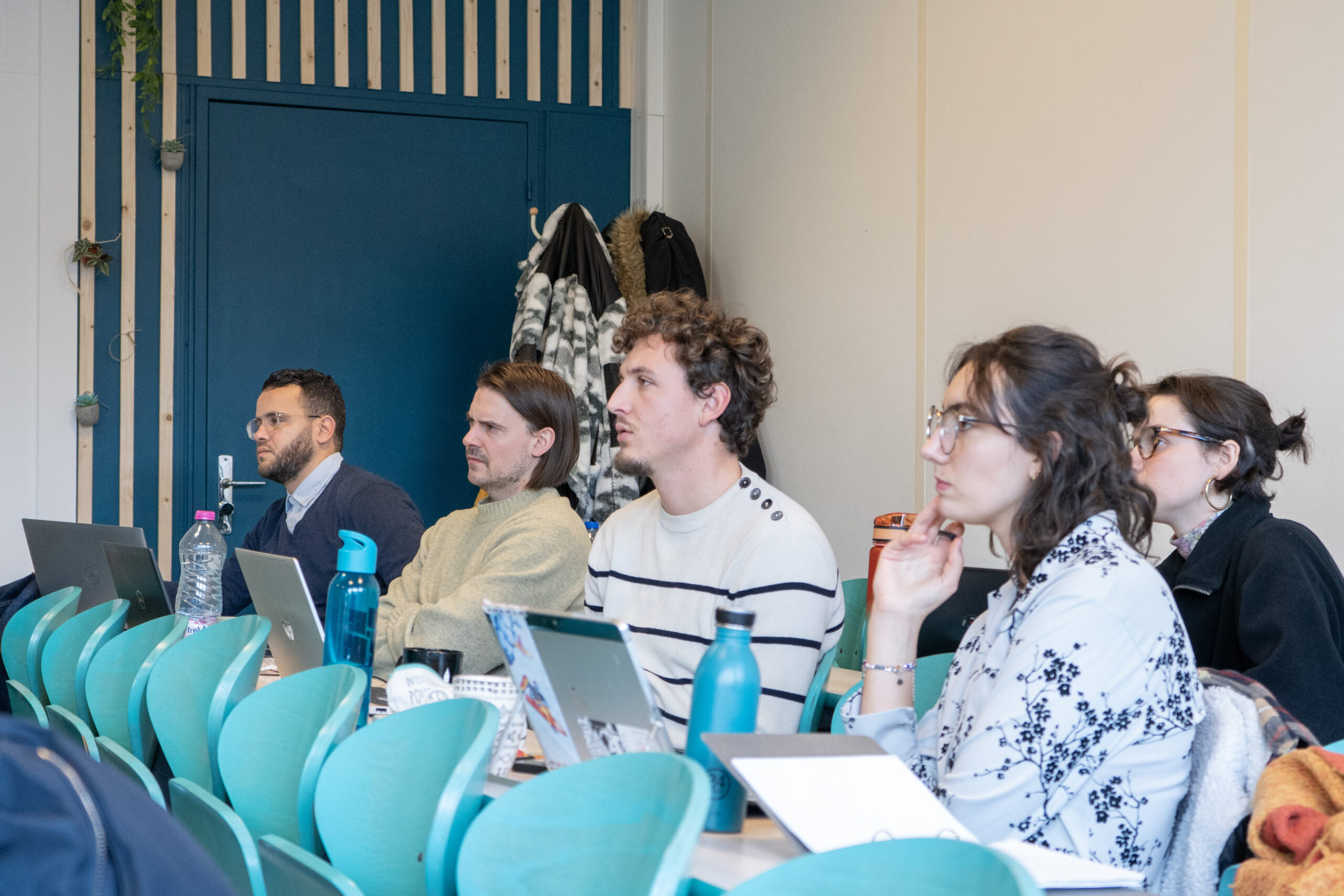 énovéens concentrés sur formation certifiante énergie