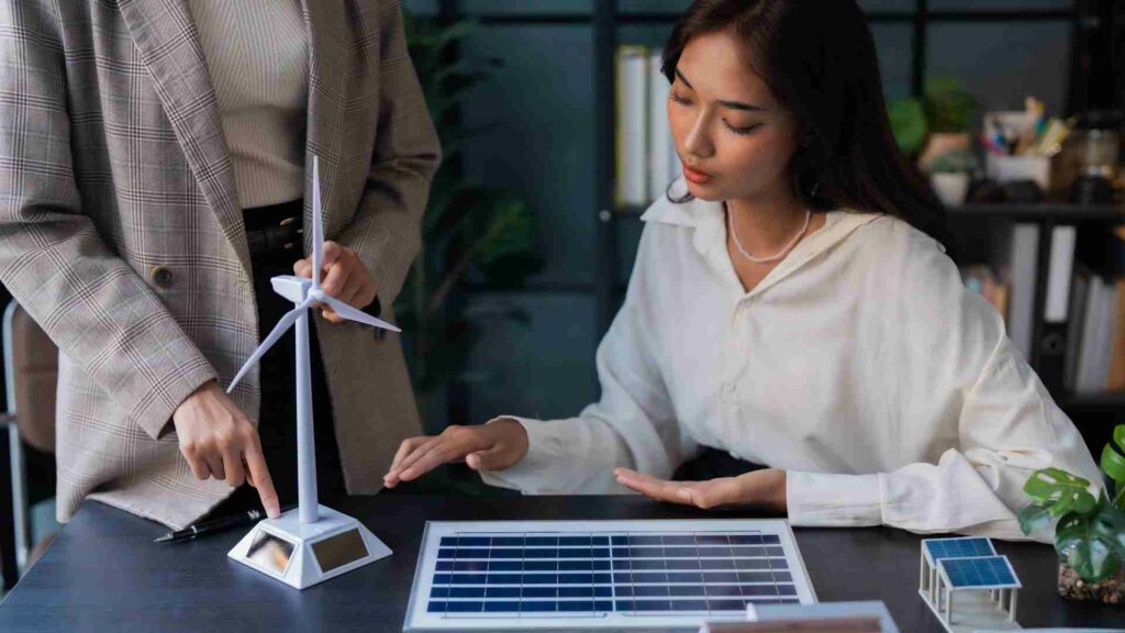 Particuliers étudiant l'installation d'énergies renouvelables sur leur logemen