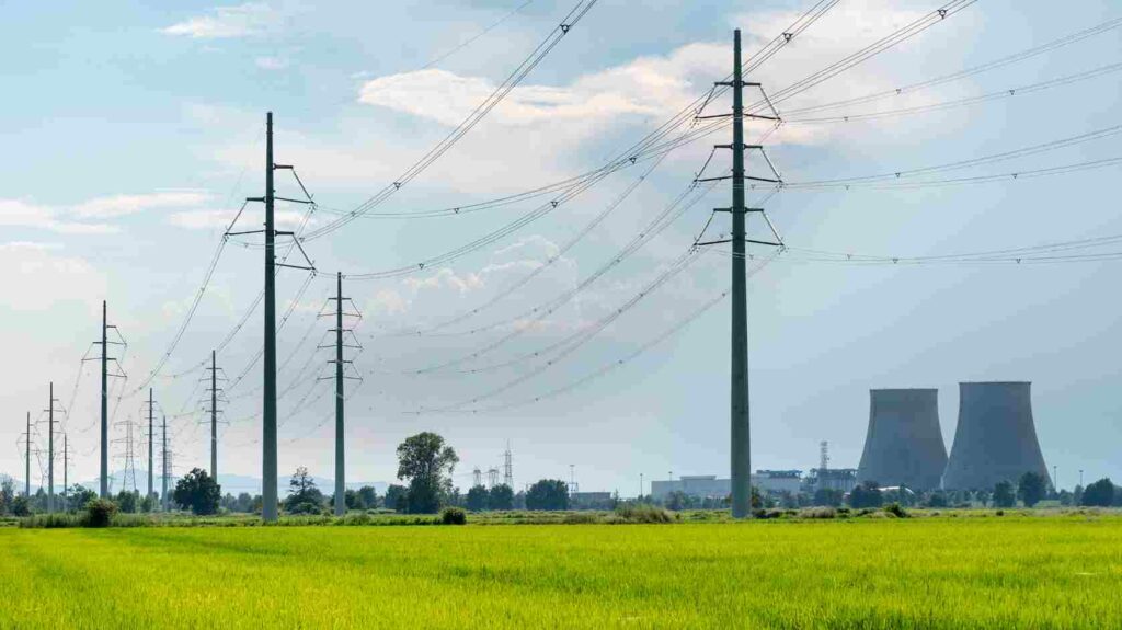 Pylônes électriques symbolisant la souveraineté énergétique de la France
